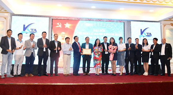 Building sustainable green development of Nha Trang - Khanh Hoa tourism is the task set for the Executive Committee of Khanh Hoa Travel Association for the 2024-2029 term. Photo: Linh