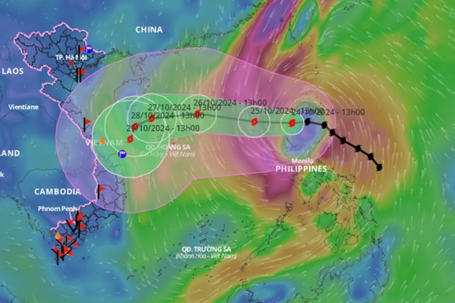 Cap nhat vi tri va duong di cua bao Tra Mi hoi 14 gio ngay 24.10. Anh: He thong Giam sat thien tai Viet Nam 