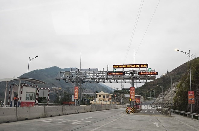 Sa Pa toll station resumes operations after landslide repair. Photo: Dinh Dai
