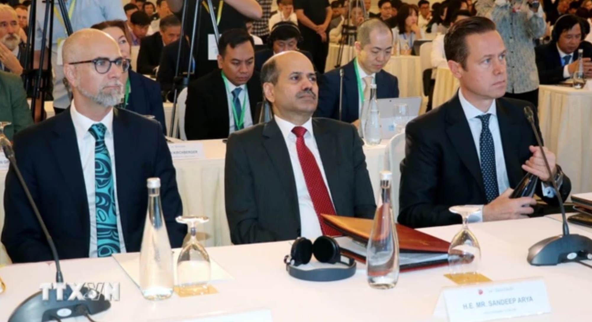 International delegates attend the 16th International Scientific Conference on the East Sea in Ha Long on October 23, 2024. Photo: VNA