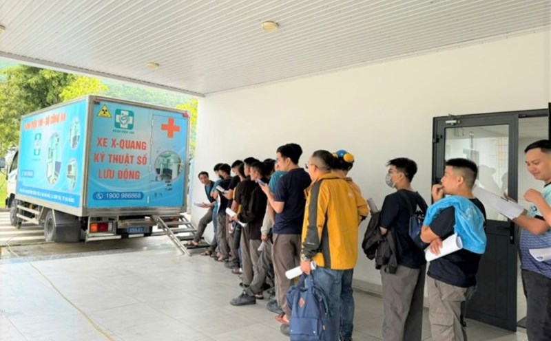 Regular health check-ups and occupational disease check-ups for more than 1,000 employees of UACV Company (Da Nang).