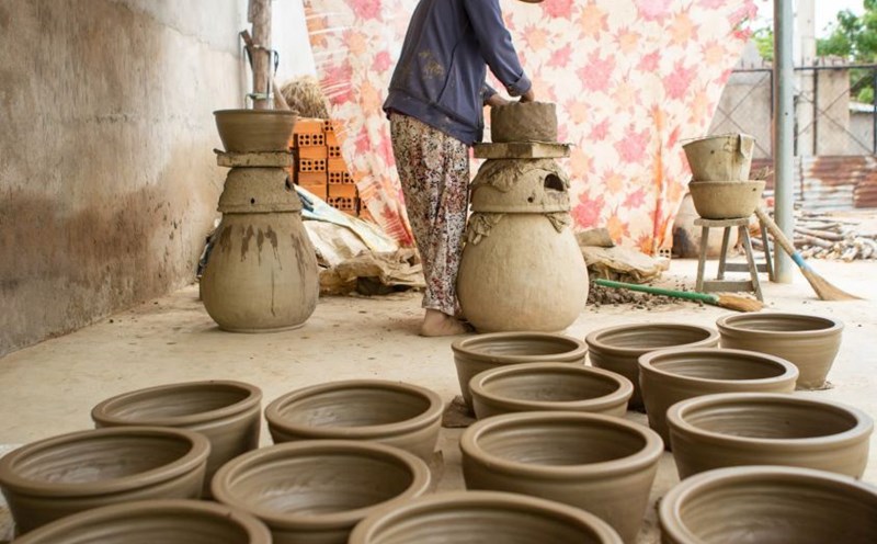 Pottery making process. Photo: Cao Trung Vinh