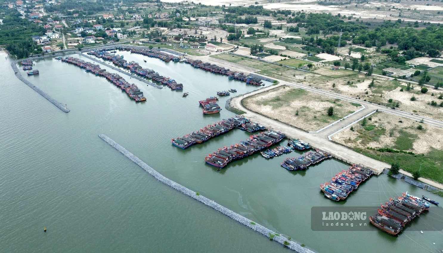 Quang Binh will ban the sea from 0:00 on October 27 to cope with storm Tra Mi. Photo: Cong Sang