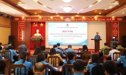 LĐLĐ tỉnh Hòa Bình quán triệt Luật Bảo vệ bí mật Nhà nước. Ảnh: Minh Nguyễn