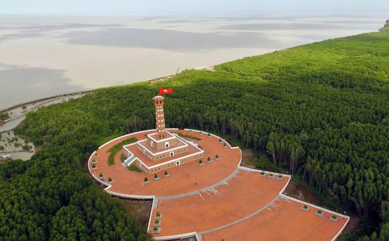 Hanoi Flag Tower at the southernmost point - Ca Mau Cape. Photo: Hai An