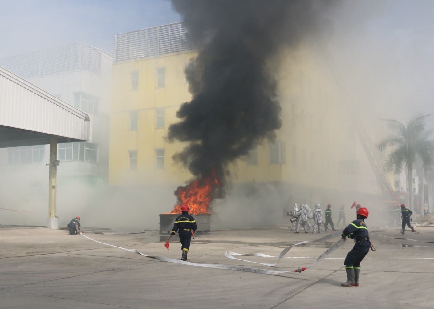 Fire and explosion prevention drill at a chemical company in Binh Duong. Photo: Dinh Trong