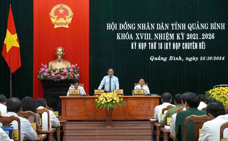 Quang Binh Provincial People's Council approved support for people displaced by natural disasters. Photo: T. Khanh