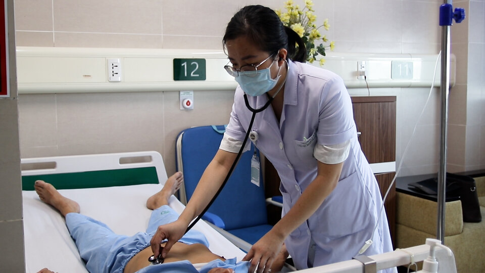 22 years old with stage 3 cancer, doctor warns that cancer is getting younger