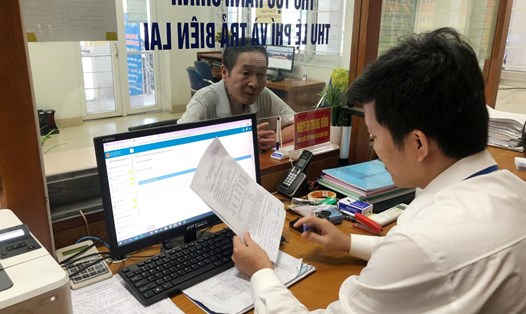 Chính phủ kiến nghị năm 2025 chưa xem xét tăng lương hưu, lương khu vực công. Ảnh minh họa: Tất Thảo