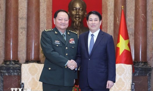 Chủ tịch nước Lương Cường tiếp Phó Chủ tịch Quân ủy Trung ương Trung Quốc, Thượng tướng Trương Hựu Hiệp. Ảnh: TTXVN