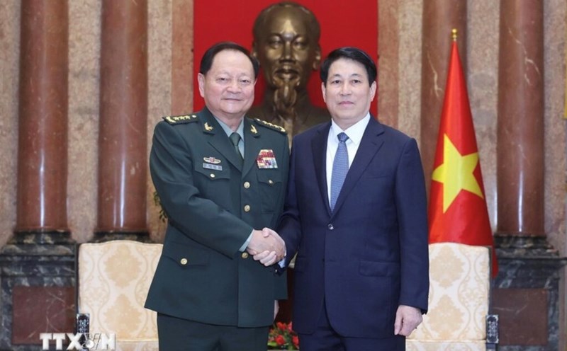 President Luong Cuong received Vice Chairman of the Central Military Commission of China, Lieutenant General Truong Huu Hiep. Photo: VNA