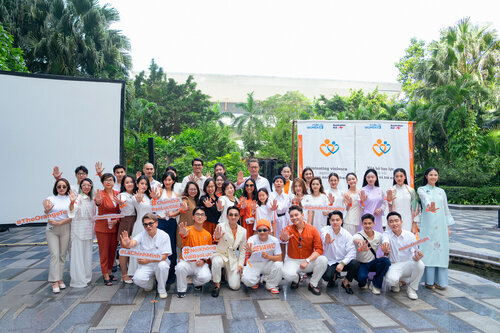 Vietnamese stars and KOLs join hands to support the elimination of violence against women and children. Photo: Organizing Committee