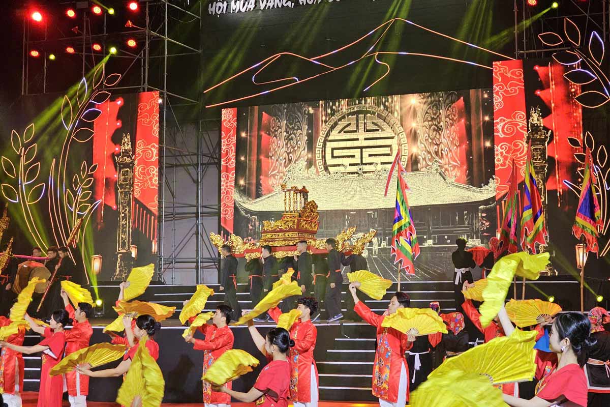 Binh Lieu jubilantly opens its festival, expecting to welcome 250,000 tourists. Photo: Doan Hung