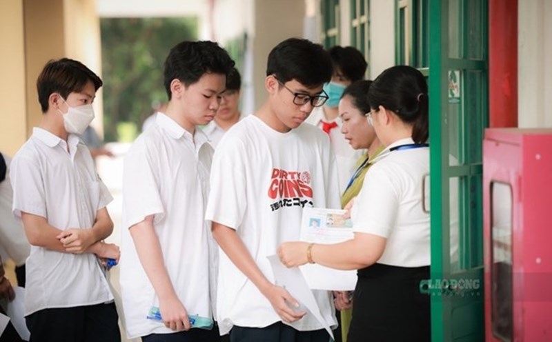 Students take the 10th grade entrance exam in Hanoi. Photo: Hai Nguyen