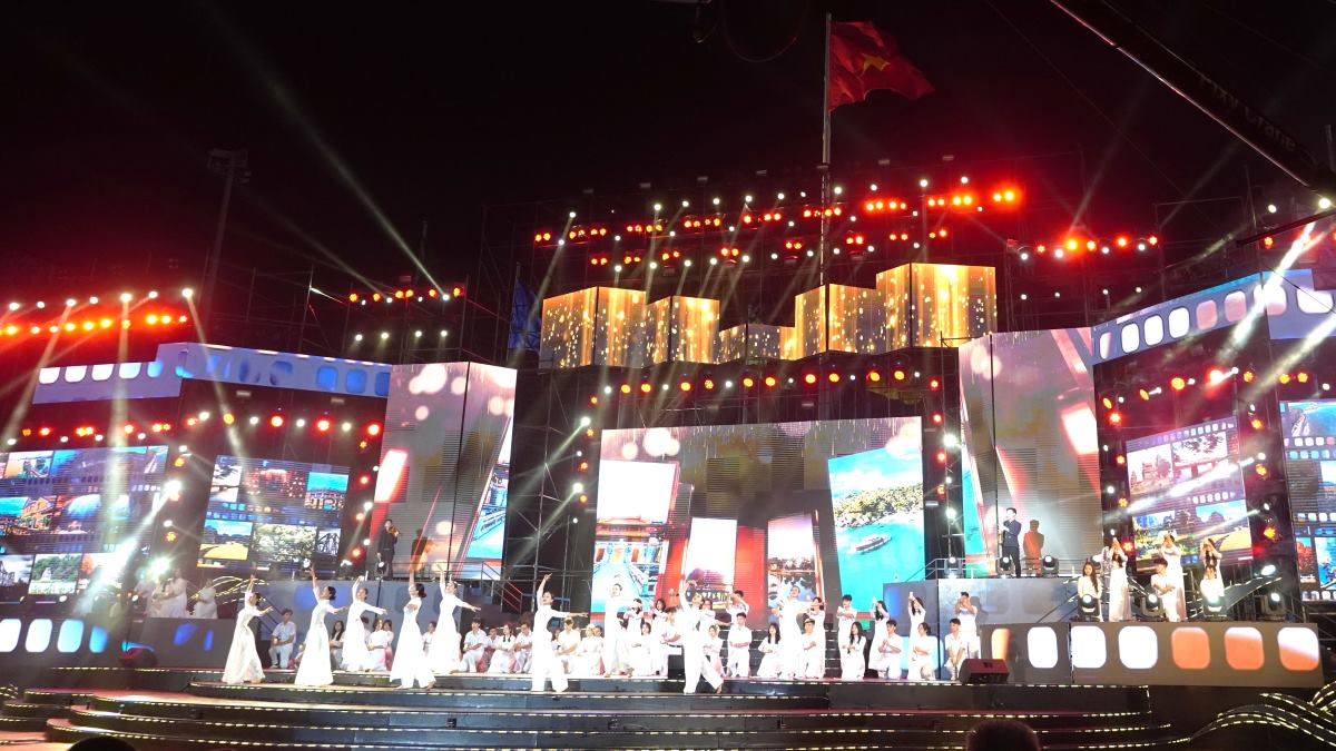 The 2023 Tourism Week event attracted a large number of visitors with performances introducing Ba Ria - Vung Tau. Photo: Thanh An