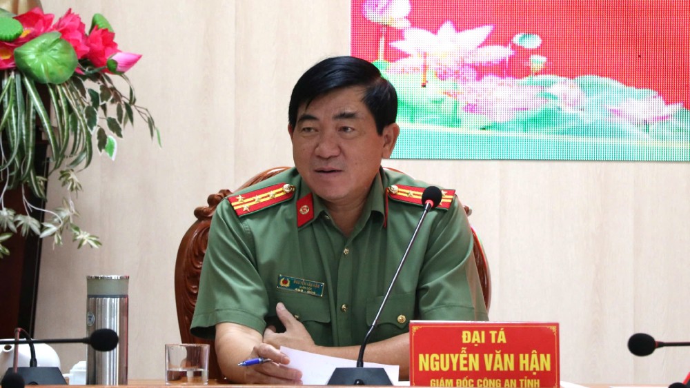 Colonel Nguyen Van Han - Director of Kien Giang Provincial Police acknowledged the positive results of Phu Quoc City Police. Photo: Tien Dung