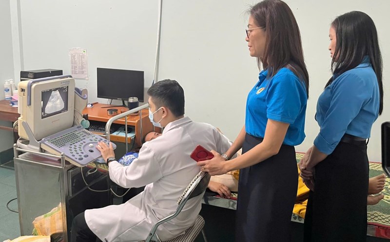 Health check for female workers. Photo: Tran Diem.