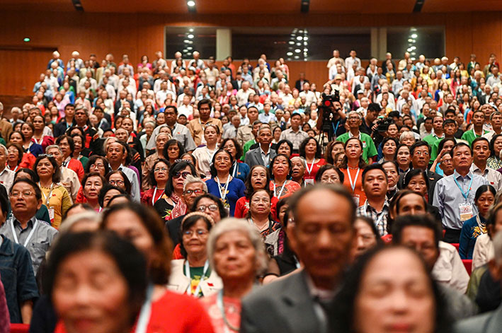 Uncles and aunts who were students from the South were sent to study in the North, at the ceremony. Photo: Quang Viet