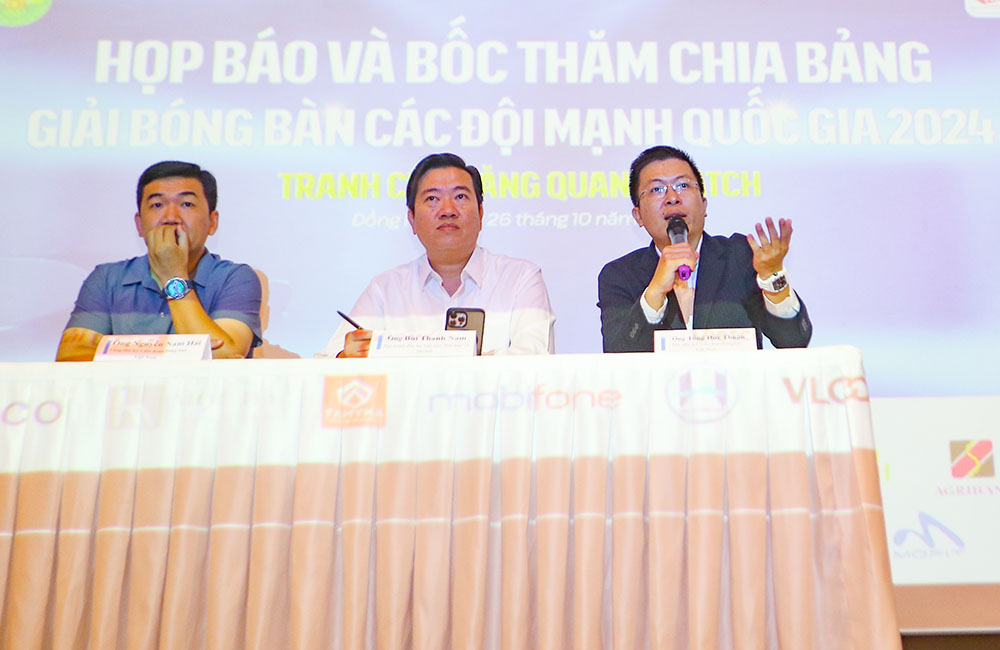 Ban to chuc giai dap thac mac cua phong vien, bao dai va cac van dong vien tham du giai tai hop bao. Anh: Thanh Vu