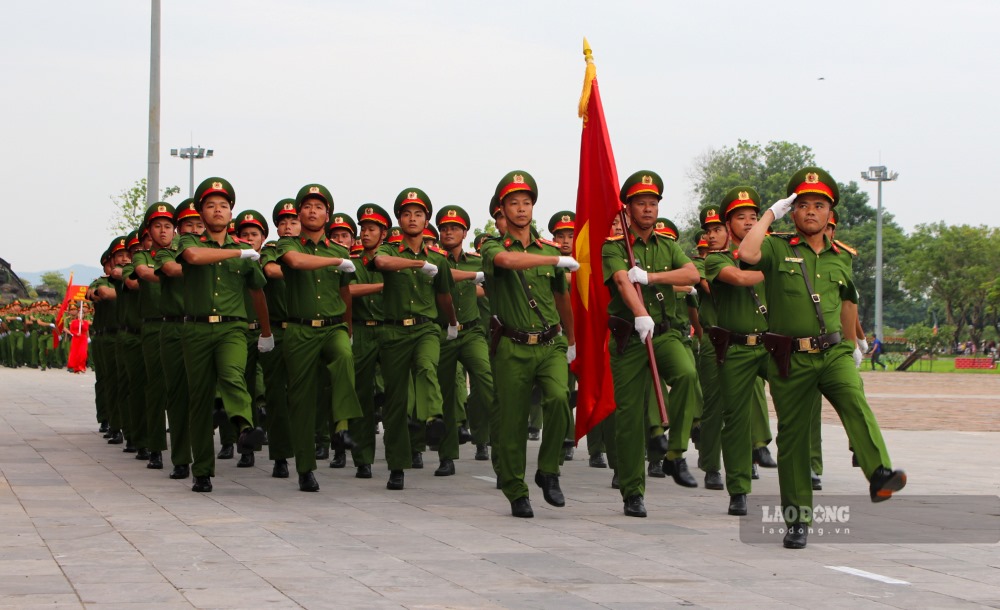  Dai hoi Khoe “Vi an ninh To quoc” lan thu IX va Hoi thi dieu lenh, quan su, vo thuat CAND lan thu VI - Khu vuc 4 la mot trong nhung hoat dong bieu duong luc luong Cong an Nhan dan, day manh cuoc van dong “Toan dan ren luyen than the theo guong Bac Ho vi dai”, “Khoe de xay dung va bao ve To quoc” va phong trao thi dua “Vi an ninh To quoc”, lap thanh tich chao mung cac su kien trong dai cua dat nuoc trong nam 2025.