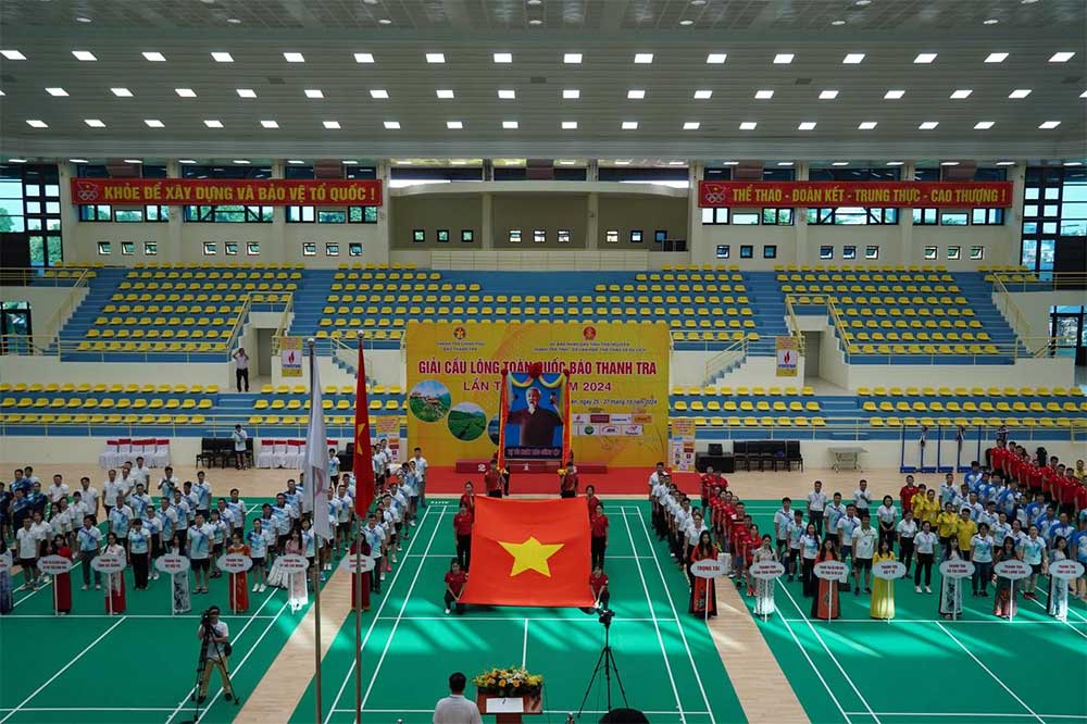 Opening of the 19th Thanh Tra Newspaper National Badminton Tournament. Photo: Ngoc Giau