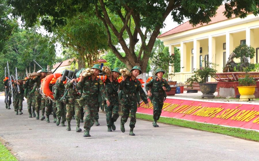Military forces in Quang Tri are ready to respond to storm No. 6 if it affects the mainland. Photo: Xuan Dien.