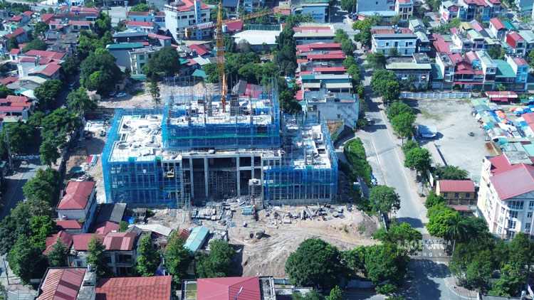 The 200 billion VND administrative headquarters of Bao Thang district in Pho Lu town has been revealed after 1 year of construction. Photo: Dinh Dai