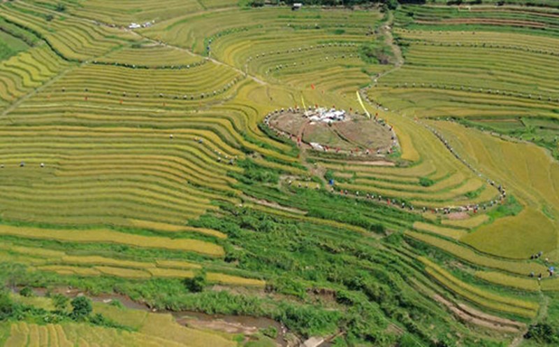 Terraced fields in the Hill Region - A rough gem in the mountainous region waiting to shine. Photo: Dang Tinh