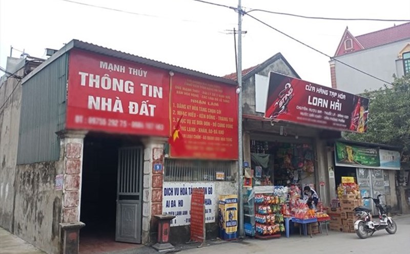 The land and service land segment in the suburbs of Hanoi has recently attracted much attention. Photo: Thu Giang