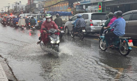 Thời tiết Nam Bộ hôm nay có mưa từ sáng sớm. Ảnh: Thanh Vũ