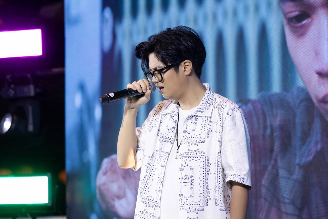 Singer Bui Anh Tuan. Photo: Producer.