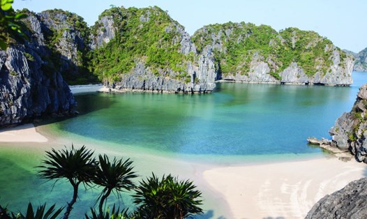 Bãi Cát Oăn tuyệt đẹp. Ảnh: Lê Minh