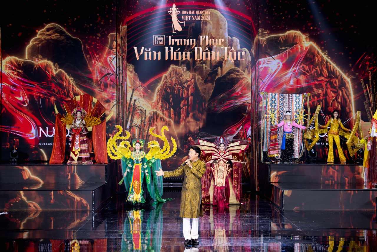 National Cultural Costume Competition Night. Photo: Golden Lotus.