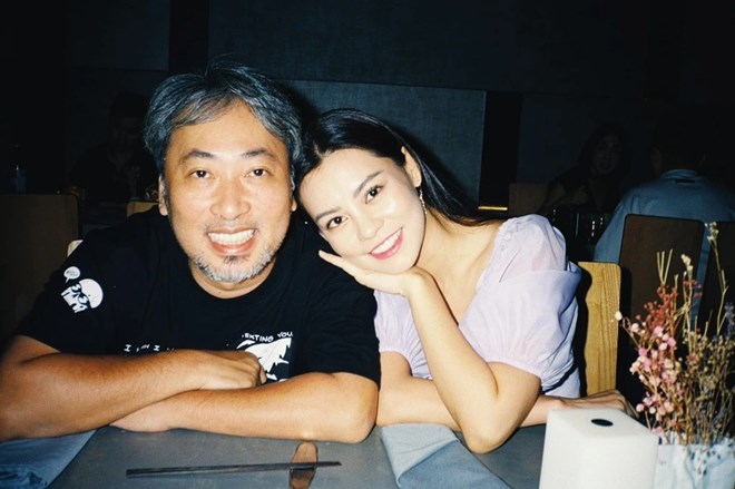 "Beautiful sister" Bui Lan Huong and director Nguyen Quang Dung. Photo: Facebook character