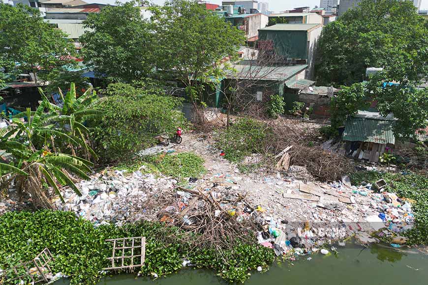 Da vun, rac thai duoc tap ket tai nhieu khu vuc ven dam.