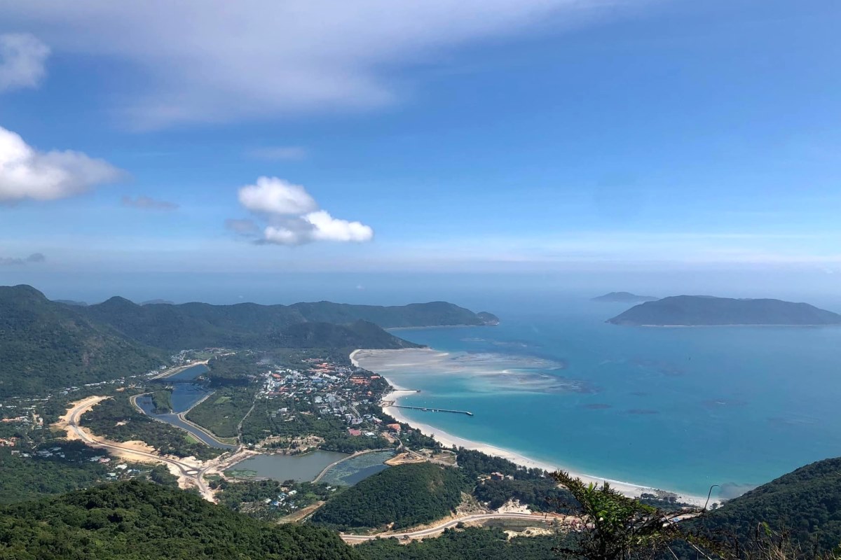 Many activities with environmental protection messages contribute to Con Dao's sustainable green development. Photo: Manh Cuong.