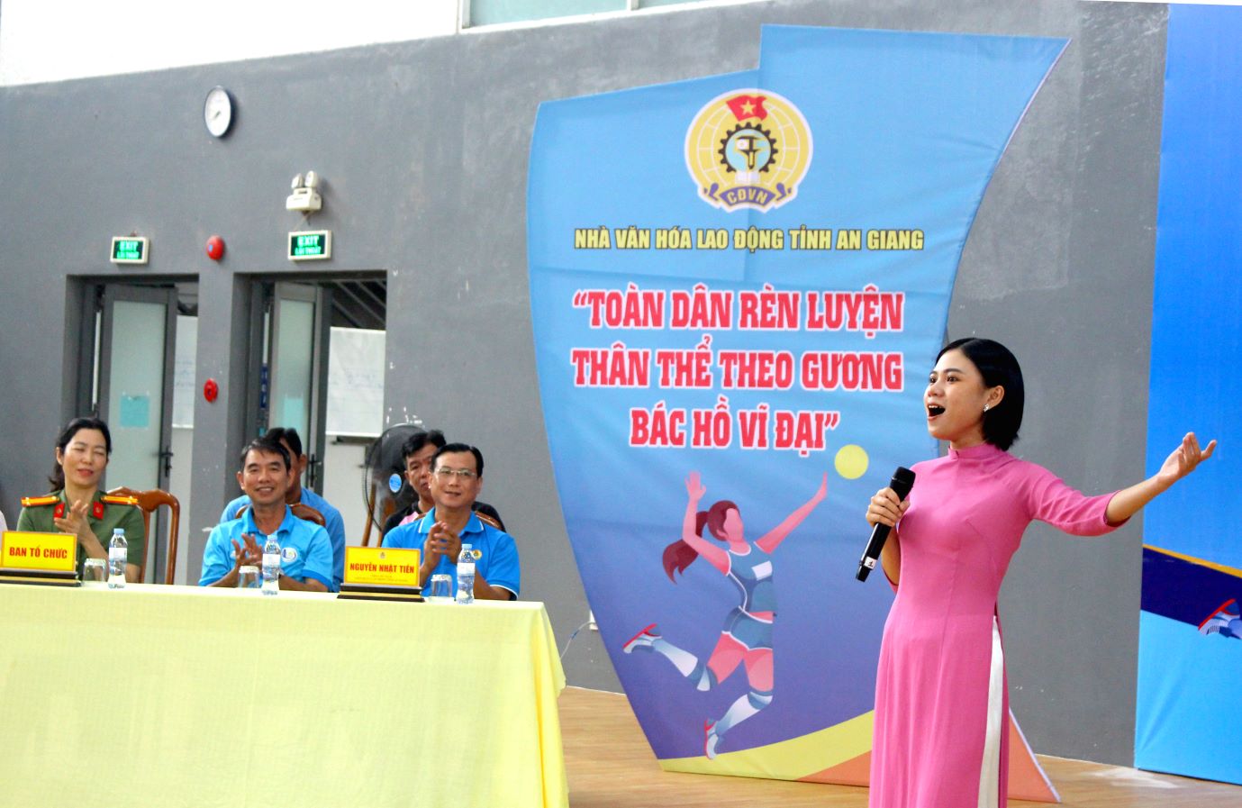 Tiet muc van nghe tao nen su phan khich cho cac van dong vien.