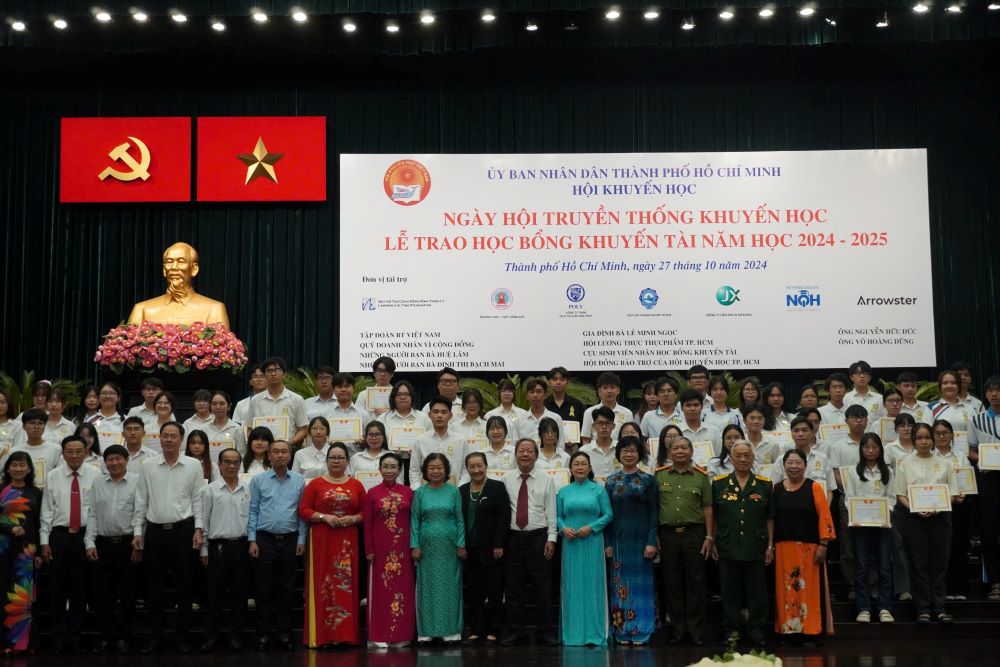 Scholarship Award Ceremony for the 2024 - 2025 school year. Photo: Huong Vu