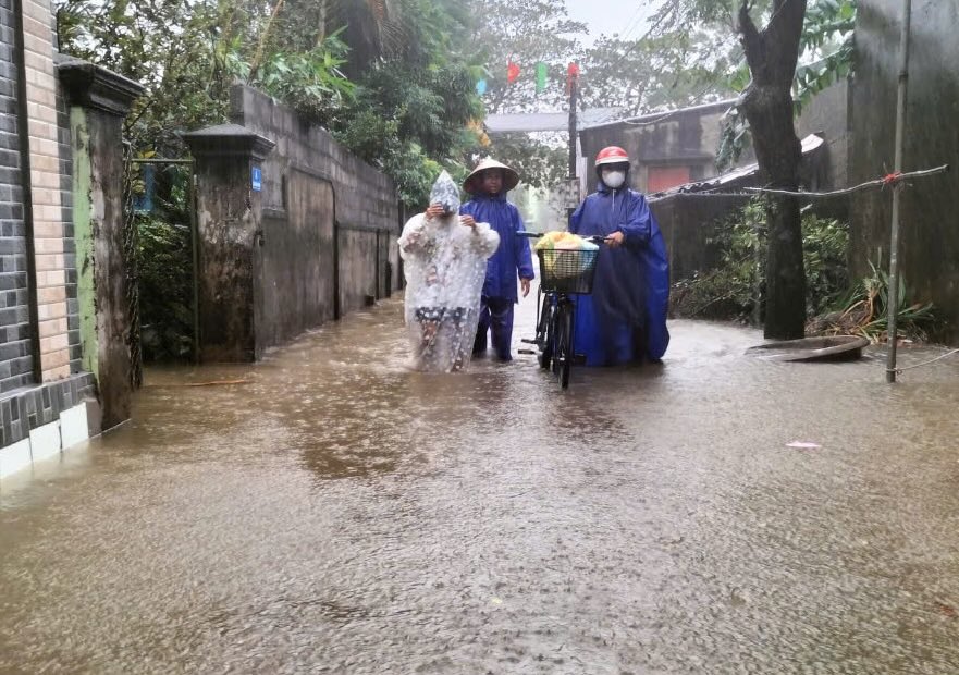 Heavy rain caused flooding in many places in Le Thuy district. Photo: T. Mau
