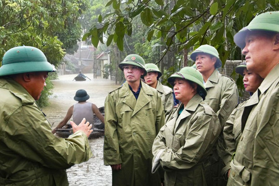 Hanoi City leaders direct flood and storm prevention work. Photo: Viet Thanh