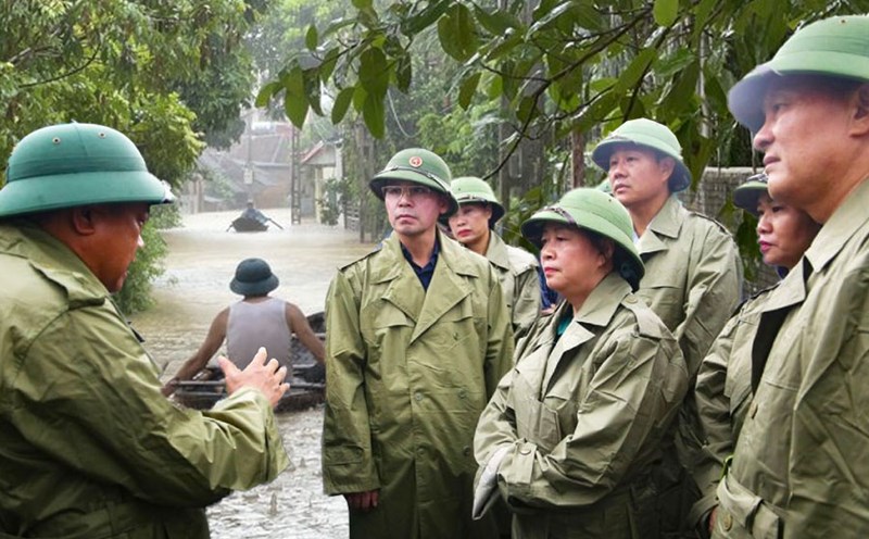 Hanoi City leaders direct flood and storm prevention work. Photo: Viet Thanh