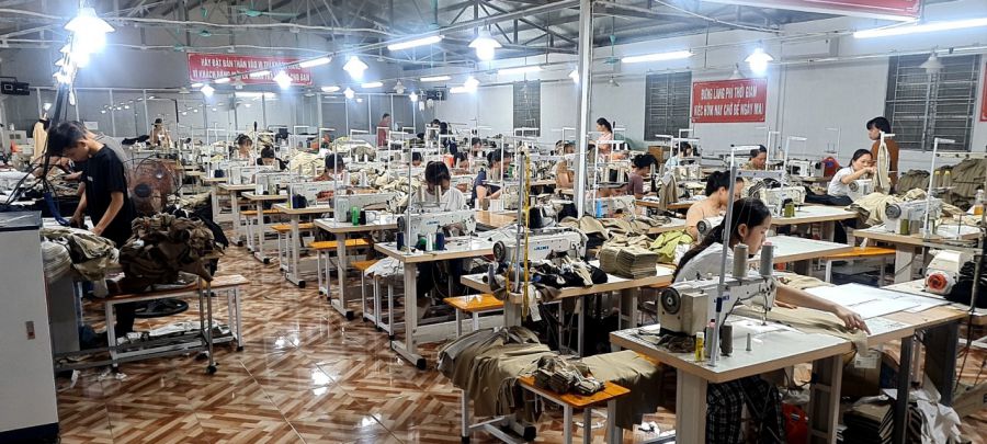 The Tet bonus policy helps employees feel secure in staying with the company for a long time. Photo: Minh Huong