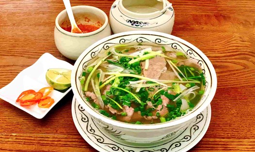 Quán phở Nam Định có tiếng hơn 25 năm ở Hà Nội. Ảnh: Hải Ly