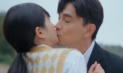 Thuận Nguyễn và Bích Ngọc trong "Hạnh phúc bị đánh cắp". Ảnh: VieON.