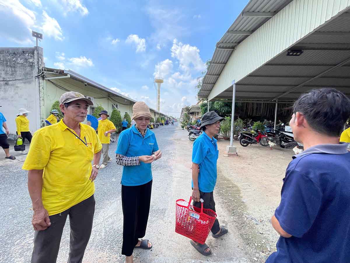 Hoang Sinh Company continues to owe workers wages. Photo: Dinh Trong