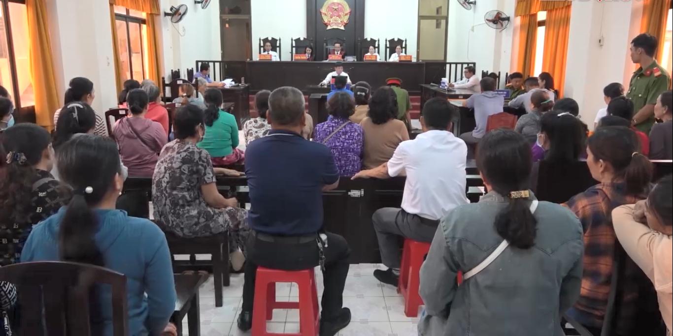 Trial of a case related to the establishment of a "ghost" hui to defraud and appropriate billions of dong in July 2024. Photo: Van Vu