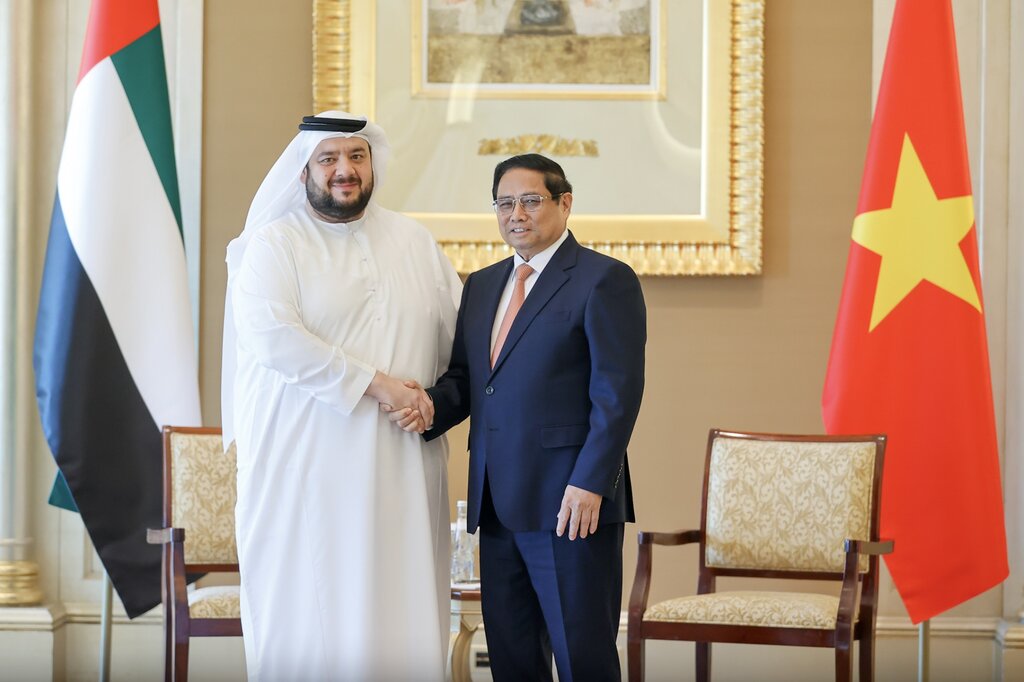 Prime Minister Pham Minh Chinh received UAE Minister of Investment Mohamed bin Hassan Alsuwaidi. Photo: VGP