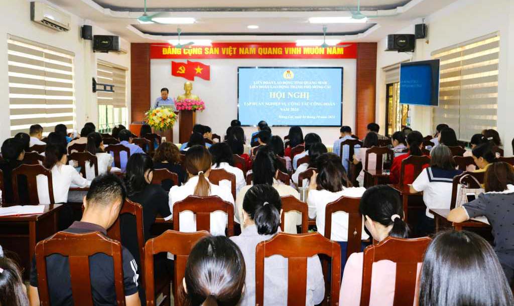 Overview of the 2024 trade union training session in Mong Cai City (Quang Ninh). Photo: Thu Hang