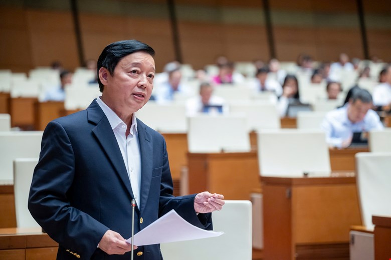 Deputy Prime Minister Tran Hong Ha said the real estate market is distorted due to lack of transparency between supply and demand. Photo: Pham Thang