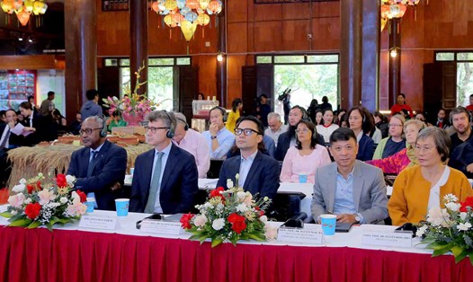 Các đại biểu dự hội nghị công bố Đề án nghiên cứu về lượng giá giá trị kinh tế Quần thể danh thắng Tràng An. Ảnh: Nguyễn Trường